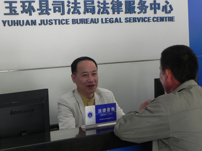 以法为炬，照亮公益之路——记律师界的公益热心人