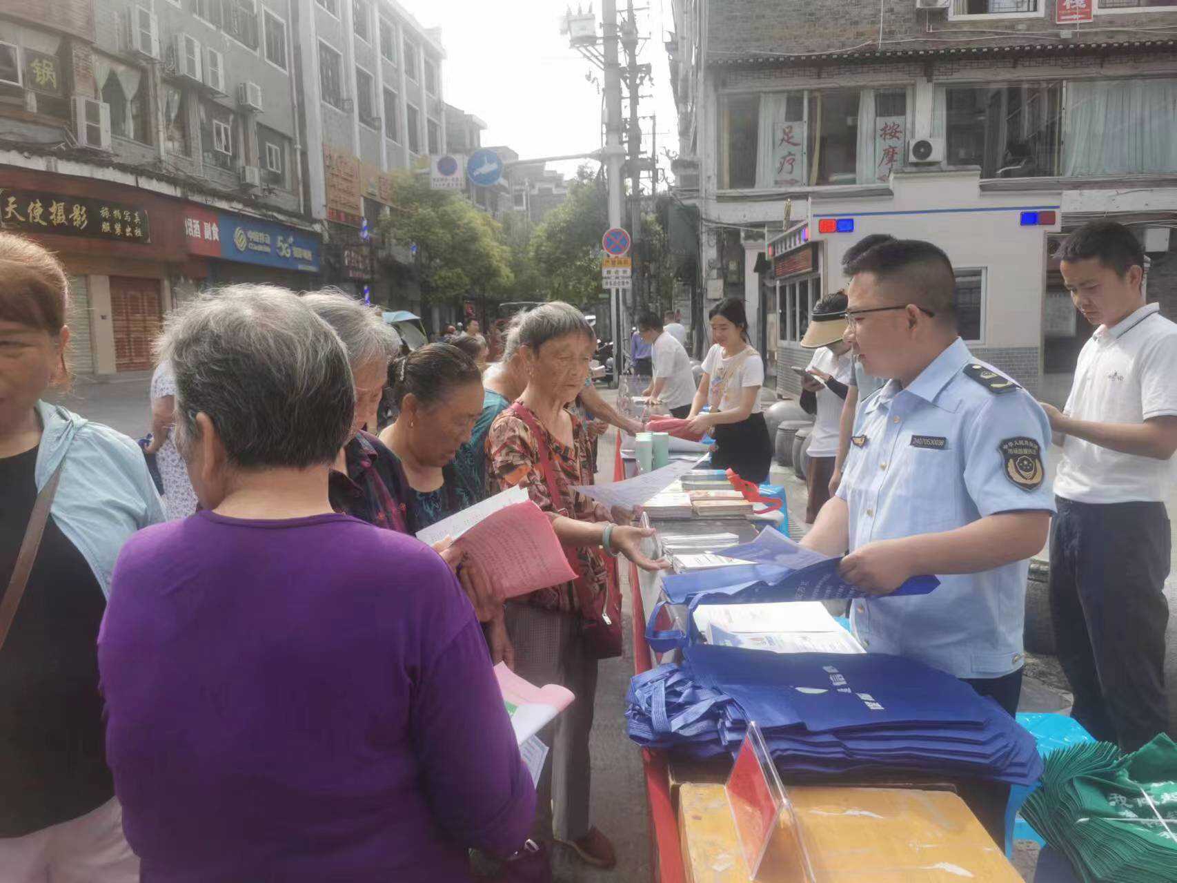镇远县开展电动自行车与燃气器具质量安全宣传及法律咨询活动